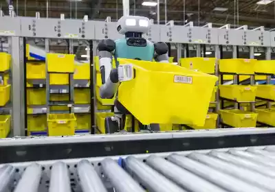 ﻿Maker of Amazon's warehouse robots insists they might not update human beings