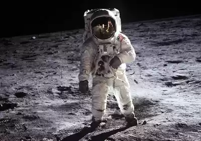 ﻿NASA astronauts test lunar module elevator ahead of Artemis Moon task